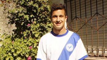 Fernando Mengual tiene 18 años y hace delivery en Chivilcoy. Fernando Mengual tiene 18 años y hace delivery en Chivilcoy.