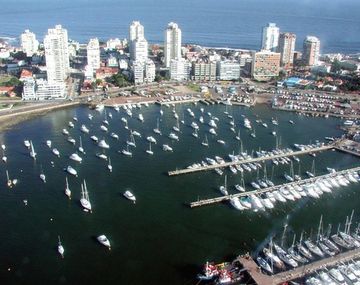 Turistas argentinos gastarán un 20% menos en Uruguay