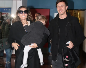 El marido de Pampita fue a votar con ella en Ciudad