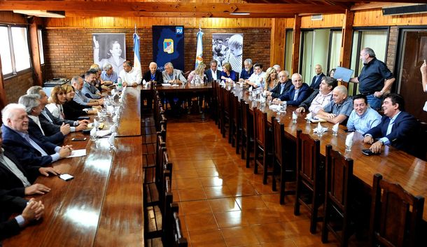 Espinoza: Seguimos agrandando este gran frente pluralista, democrático y amplio