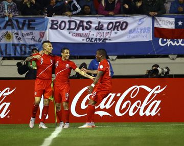 Perú venció a Bolivia y se clasificó a semifinales donde jugará con Chile