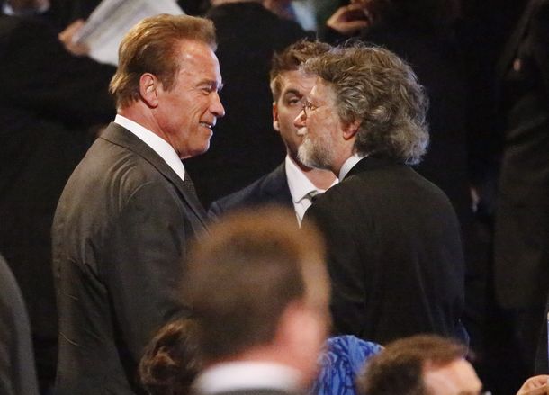 Una multitud despidió los restos de Muhammad Alí en su ciudad natal