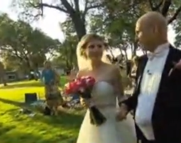 Graba el baile nupcial con su padre