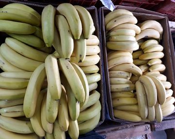 El kilo de banana cuesta hasta $160: la razón