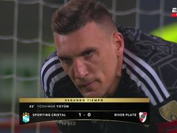El increíble error de Armani en el gol de Sporting Cristal