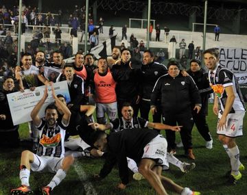 Sport Club Pacífico tras vencer a Estudiantes por la Copa Argentina