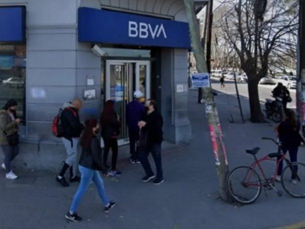 Florencio Varela: descubrieron a una pareja teniendo sexo en un cajero automático