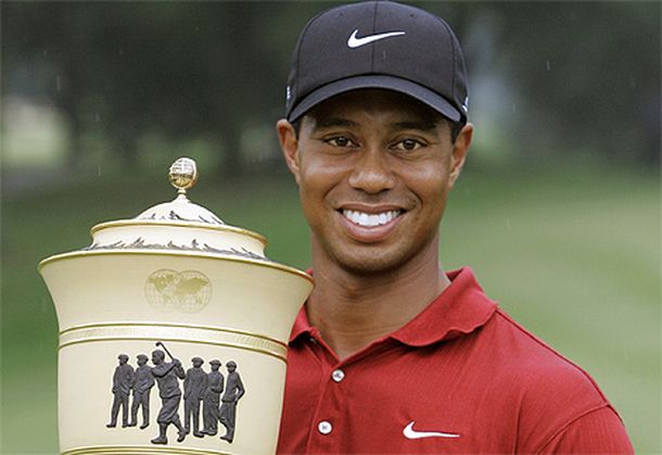 Tiger Woods recuperó el número uno mundo después de dos años