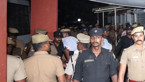 Horror en la India: 17 hombres violaron a una nena de 12 años