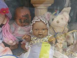 temor en la rioja: un muneco bebe llora en una tumba temor en la rioja: un muneco bebe llora en una tumba