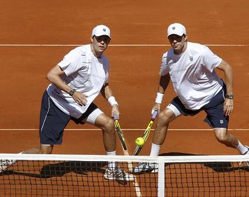 Estados Unidos ganó el doble ante España y estiró la definición