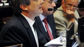 la telefonia movil debe ser un servicio publico la telefonia movil debe ser un servicio publico