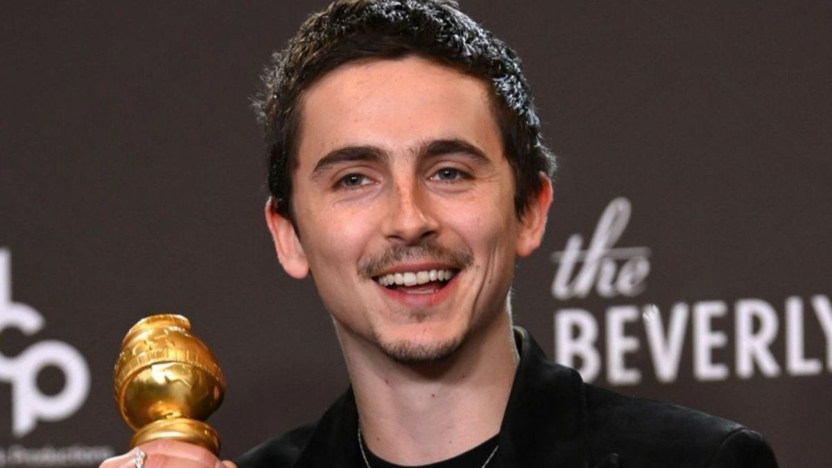 Timothée Chalamet con su primer Globo de Oro.&nbsp;
