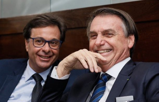 Bolsonaro y el nuevo ministro de Turismo. Foto: Jornal Garopaba