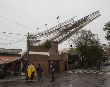 Así quedó un enorme cartel en la localidad bonaerense de Sáenz Peña