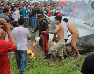 Tragedia aérea en Bolivia: al menos 8 muertos y 10 heridos