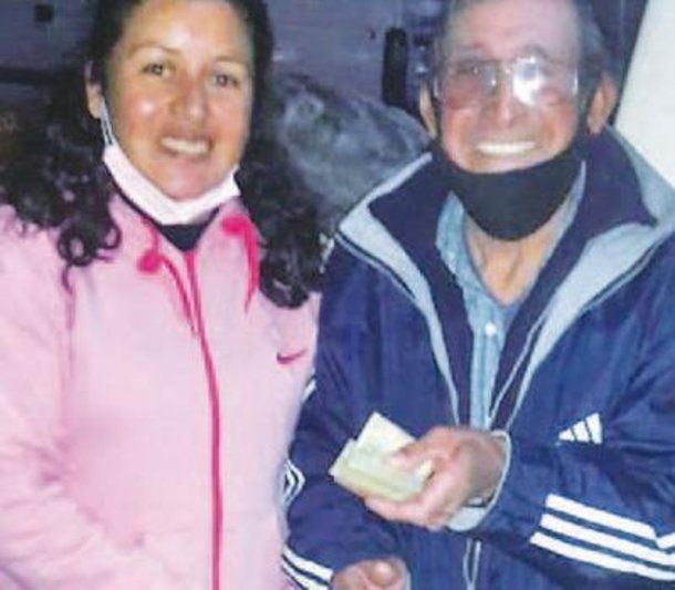 Una mujer encontró 50 mil pesos y se los devolvió a su dueño