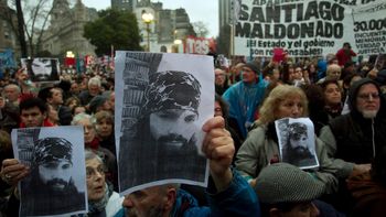 cambiaron la caratula de la causa por santiago maldonado: lo buscan por desaparicion forzada cambiaron la caratula de la causa por santiago maldonado: lo buscan por desaparicion forzada