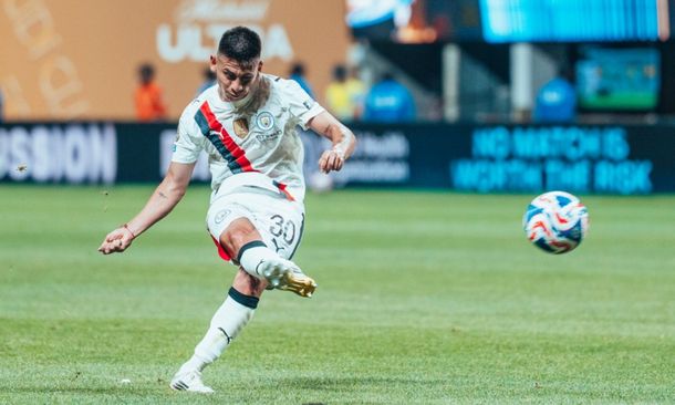 Con un golazo del Diablito Echeverri, Manchester City goleó al Al Ain y se metió en octavos de final