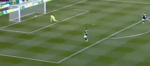 Insólito: un gol de arco a arco a los 13 segundos de juego