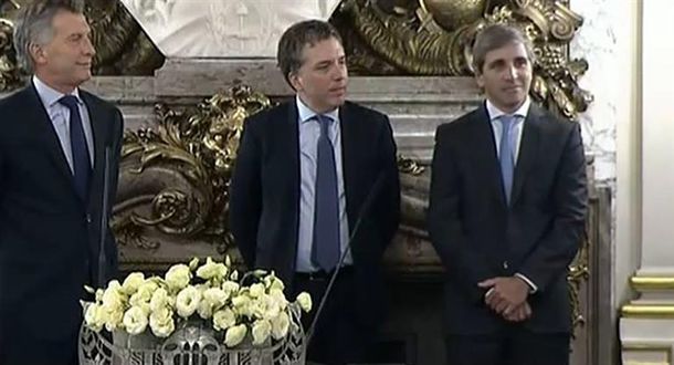 Dujovne y Caputo asumieron al frente de sus cargos