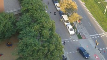 La Policía abatió a uno de los sospechosos que estaba en plena huida La Policía abatió a uno de los sospechosos que estaba en plena huida