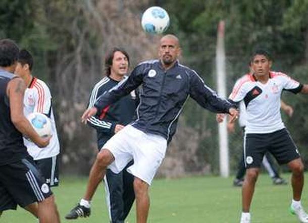 Operativo retorno: Verón se entrenó con el plantel