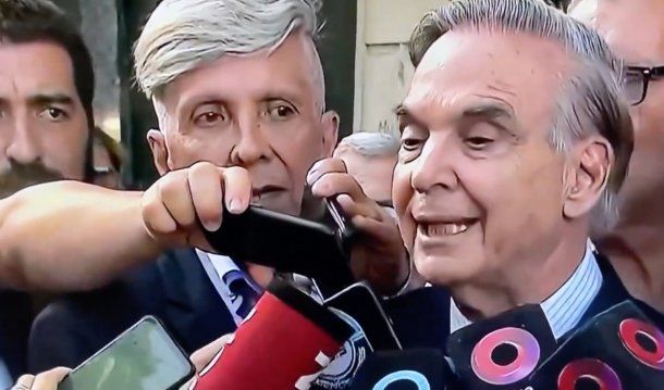 El grito que descolocó y generó el mal humor de Miguel Ángel Pichetto: Cuánta...