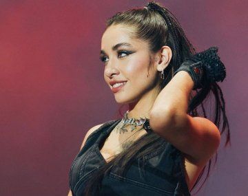 María Becerra en sus vacaciones en las sierras.