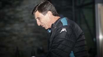 con rojo, costas confirmo el equipo para la final con penarol por la libertadores con rojo, costas confirmo el equipo para la final con penarol por la libertadores