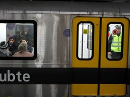 Por un conflicto gremial, la Línea C no funciona 