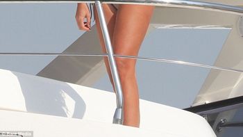 ella vive la vida como toda una millonaria ella vive la vida como toda una millonaria