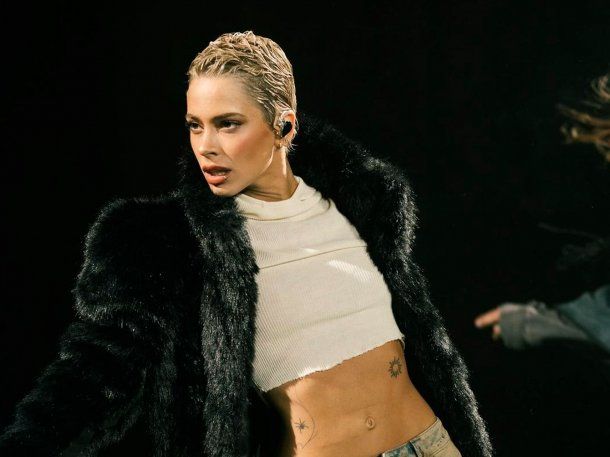 Tini Stoessel tomó una drástica decisión que la aleja de Rodrigo De Paul