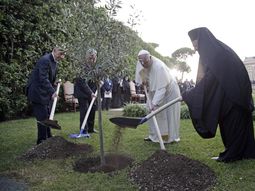 Fuerte crítica del Papa al fundamentalismo religioso