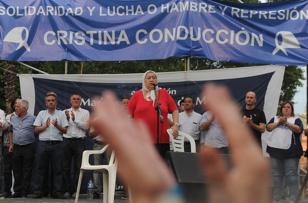 Hebe de Bonafini cerró una nueva Marcha de la Resistencia