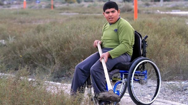 deseo lucha Regan San Juan: un chico en silla de ruedas ayuda a sus amigos y vecinos