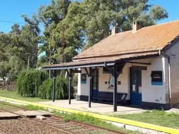 El destino con una estación ferroviaria que está detenida en el tiempo El destino con una estación ferroviaria que está detenida en el tiempo