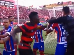 batalla campal en brasil: hizo un gol, se le fue la mano con el festejo y casi lo linchan batalla campal en brasil: hizo un gol, se le fue la mano con el festejo y casi lo linchan