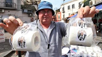 Nápoli se preparó especialmente para recibir a su ex ídolo Nápoli se preparó especialmente para recibir a su ex ídolo