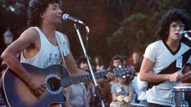 Miguel Abuelo con Andrés Calamaro en Los Abuelos de la Nada