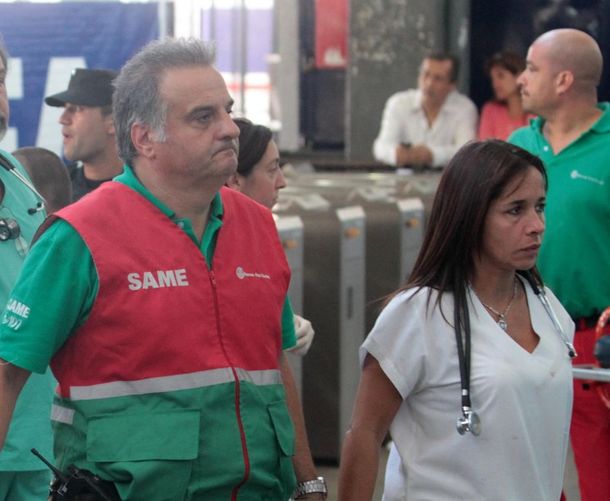 Crescenti durante el operativo en Once el día del accidente ferroviario.