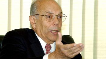 Murió el ex presidente de Uruguay Jorge Batlle, que trató de ladrones a los argentinos. Murió el ex presidente de Uruguay Jorge Batlle, que trató de ladrones a los argentinos.