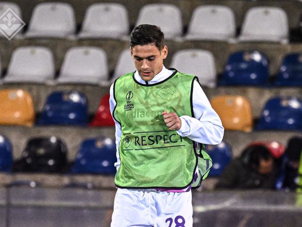 Martínez Quarta sufrió un duro golpe y salió reemplazado en la victoria de Fiorentina
