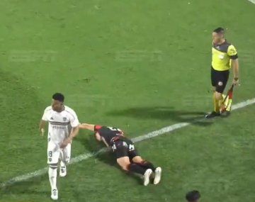 El exabrupto en Newells-Boca: la voz del estadio insultó al árbitro