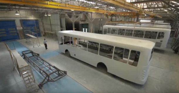 Cerró el mayor fabricante de colectivos y despidió a sus 600 trabajadores