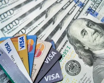 Dólar tarjeta: definieron a cuánto y cómo se pagarán los resúmenes