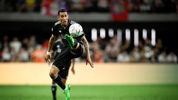 Ángel Di María debutó con la camiseta de la Juventus en un amistoso con Chivas de Guadalajara. Ángel Di María debutó con la camiseta de la Juventus en un amistoso con Chivas de Guadalajara.