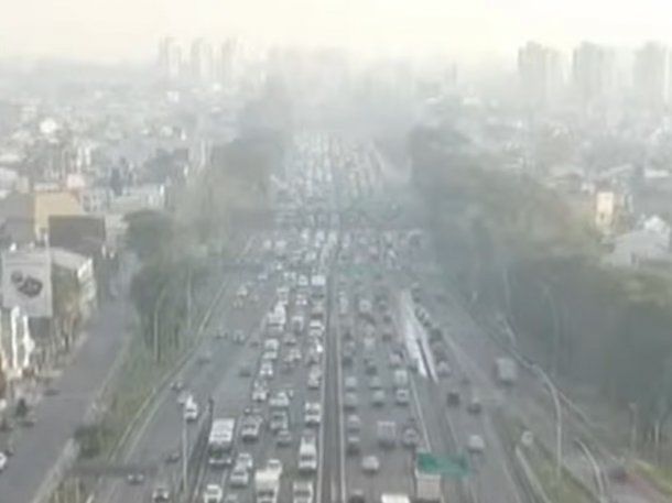 Llegó al AMBA el humo de las quemas en Rosario