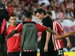 Estudiantes rindió homanaje a Eduardo Domínguez. Estudiantes rindió homanaje a Eduardo Domínguez.