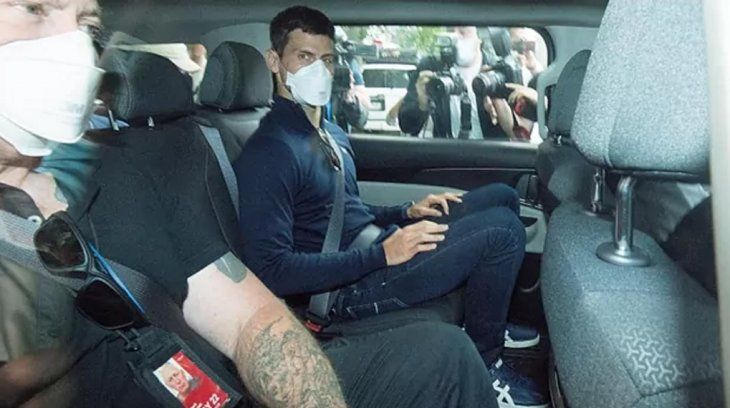 Novak Djokovic siendo deportado de Australia a principios de a&ntilde;o.